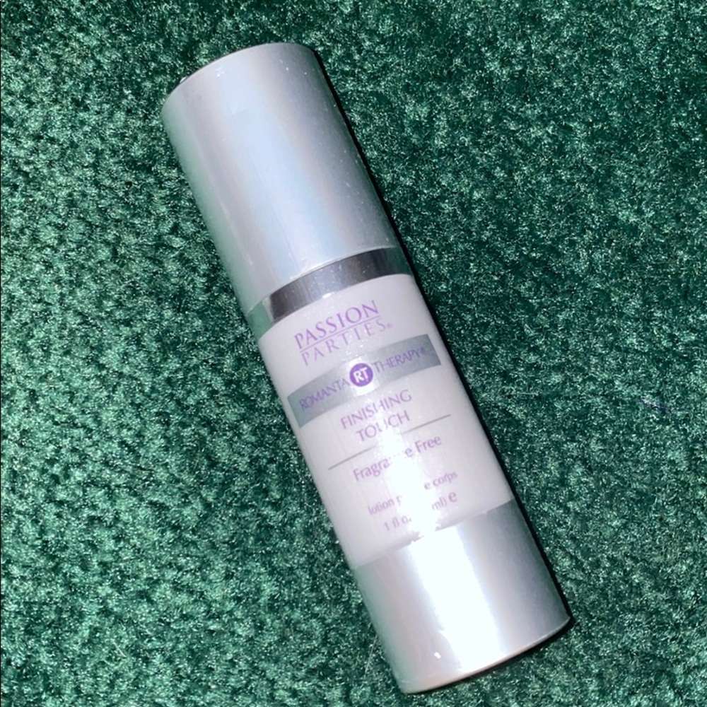 Shimmering Finishing Lotion NWOT